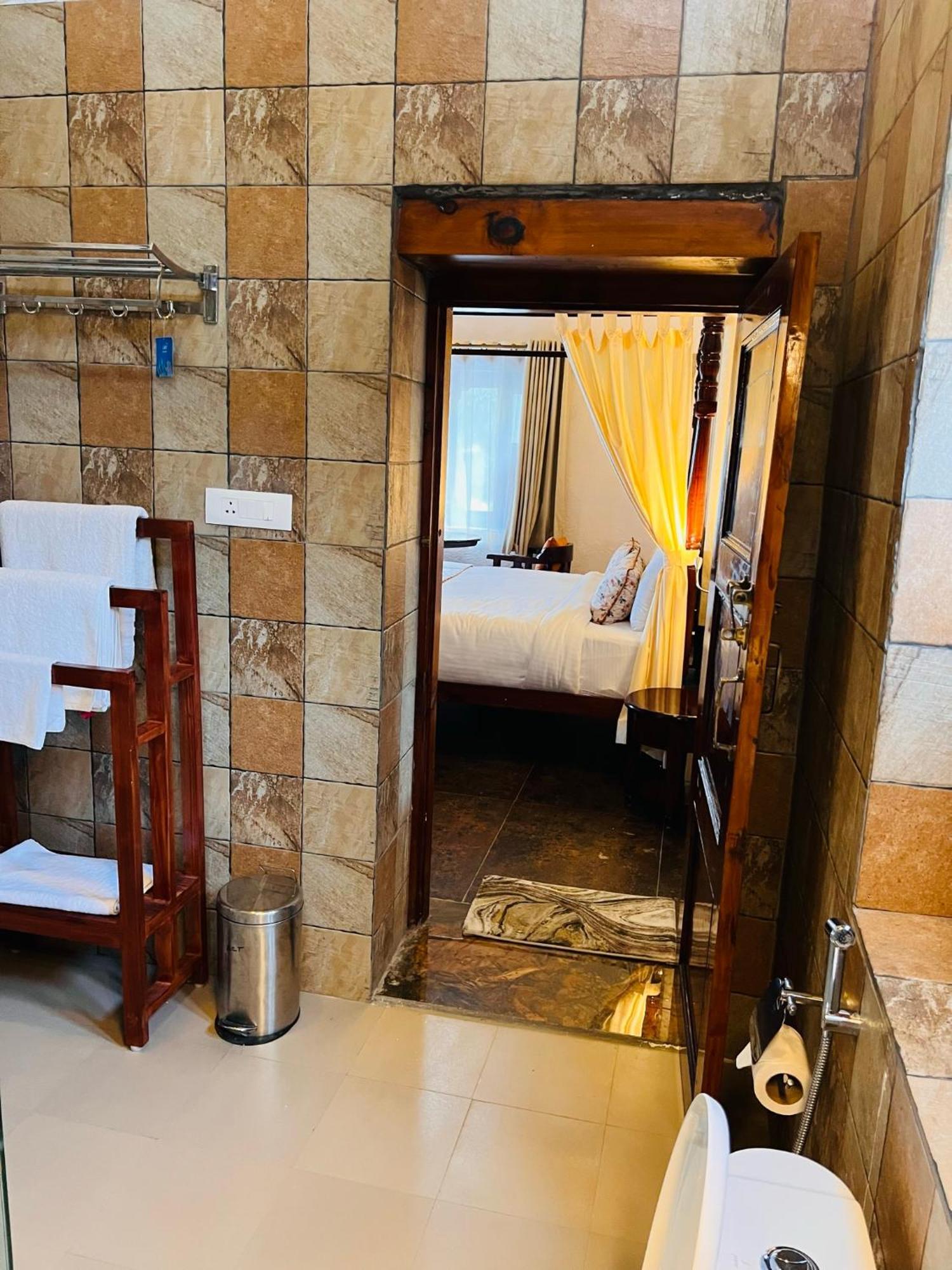 Hotel Dandelion By The Hills Lakhwār Exterior foto